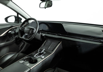 Подержанный автомобиль Omoda C5 2023 года (9 фото)