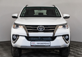 Подержанный автомобиль Toyota Fortuner 2019 года (2 фото)