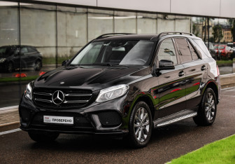 Подержанный автомобиль Mercedes-Benz GLE 2017 года (3 фото)