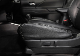 Подержанный автомобиль Mitsubishi Outlander 2018 года (21 фото)