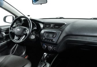 Подержанный автомобиль Kia Rio Sedan 2014 года (9 фото)