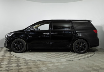 Подержанный автомобиль Kia Carnival 2019 года (8 фото)