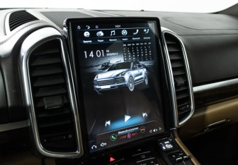 Подержанный автомобиль Porsche Cayenne 2011 года (20 фото)