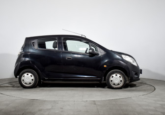 Подержанный автомобиль Chevrolet Spark 2012 года (4 фото)