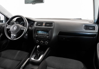 Подержанный автомобиль Volkswagen Jetta Sedan 2012 года (9 фото)