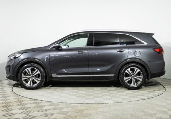 Подержанный автомобиль Kia Sorento 2018 года (8 фото)
