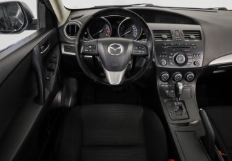 Подержанный автомобиль Mazda 3 Sedan 2011 года (11 фото)