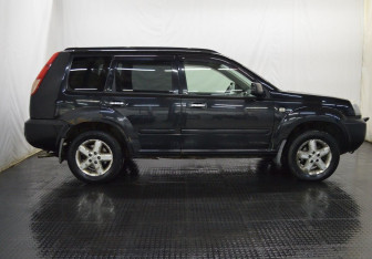 Подержанный автомобиль Nissan X-Trail 2006 года (4 фото)