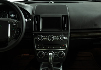 Подержанный автомобиль Land Rover Freelander 2014 года (14 фото)