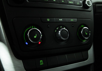 Подержанный автомобиль Skoda Yeti 2014 года (15 фото)