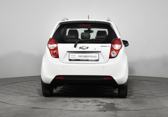 Подержанный автомобиль Chevrolet Spark 2022 года (6 фото)