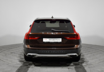 Подержанный автомобиль Volvo V90 Cross Country 2019 года (6 фото)