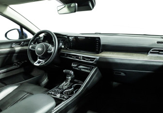 Подержанный автомобиль Kia K5 2021 года (10 фото)