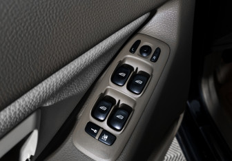 Подержанный автомобиль Volvo XC90 2011 года (10 фото)