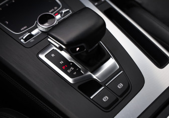 Подержанный автомобиль Audi Q5 2019 года (21 фото)