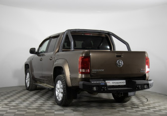 Подержанный автомобиль Volkswagen Amarok 2013 года (7 фото)