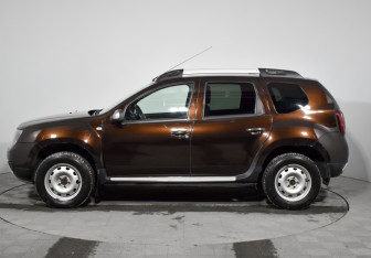 Подержанный автомобиль Renault Duster 2018 года (8 фото)