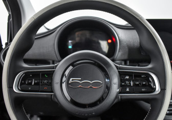 Подержанный автомобиль Fiat 500 Hatchback 2021 года (19 фото)