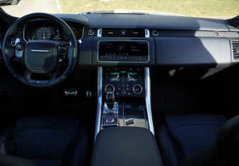 Подержанный автомобиль Land Rover Range Rover Sport 2021 года (10 фото)