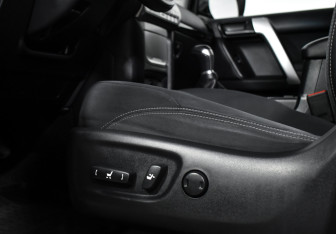 Подержанный автомобиль Toyota Land Cruiser Prado 2019 года (11 фото)