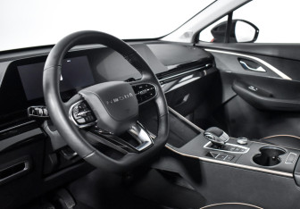 Подержанный автомобиль Omoda C5 2023 года (9 фото)