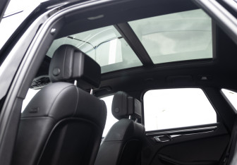 Подержанный автомобиль Porsche Macan 2021 года (20 фото)