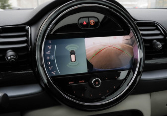 Подержанный автомобиль MINI Clubman Wagon 2022 года (20 фото)