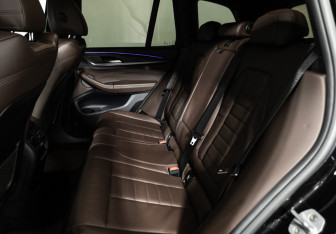 Подержанный автомобиль BMW X3 2018 года (10 фото)