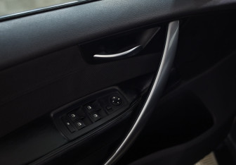 Подержанный автомобиль BMW X3 2010 года (18 фото)