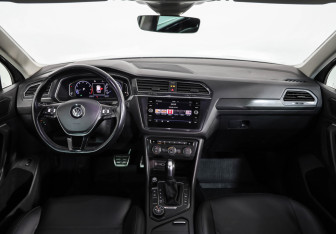 Подержанный автомобиль Volkswagen Tiguan 2019 года (10 фото)