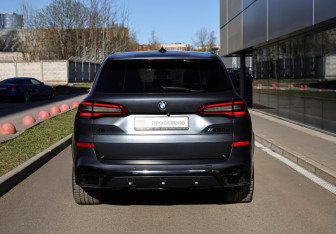 Подержанный автомобиль BMW X5 2019 года (5 фото)