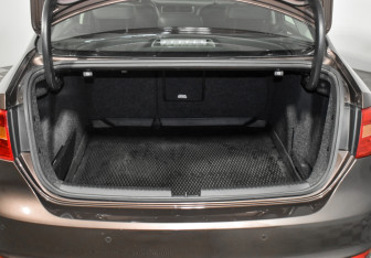 Подержанный автомобиль Volkswagen Jetta Sedan 2014 года (19 фото)