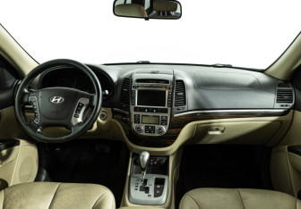 Подержанный автомобиль Hyundai Santa Fe 2011 года (13 фото)