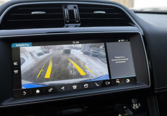 Подержанный автомобиль Jaguar F-Pace 2016 года (23 фото)