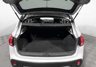 Подержанный автомобиль Nissan Qashqai 2009 года (13 фото)