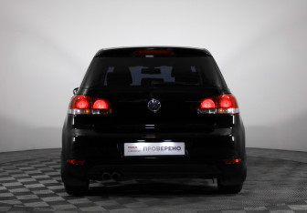 Подержанный автомобиль Volkswagen Golf Hatchback 2012 года (4 фото)