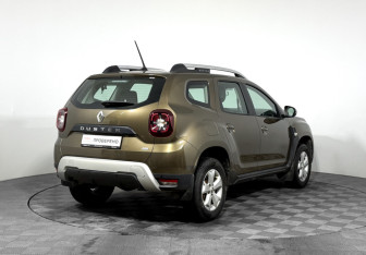 Подержанный автомобиль Renault Duster 2021 года (5 фото)