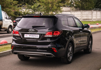 Подержанный автомобиль Hyundai Santa Fe 2018 года (6 фото)