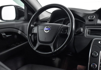 Подержанный автомобиль Volvo XC70 2014 года (14 фото)