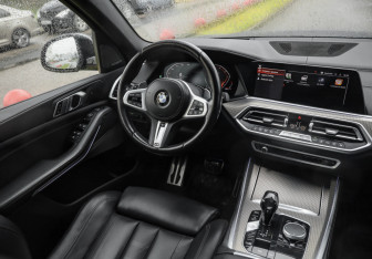 Подержанный автомобиль BMW X5 2019 года (12 фото)