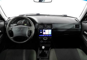 Подержанный автомобиль LADA (ВАЗ) Priora Wagon 2011 года (10 фото)