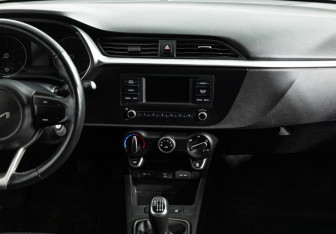 Подержанный автомобиль Kia Rio Hatchback 2021 года (14 фото)