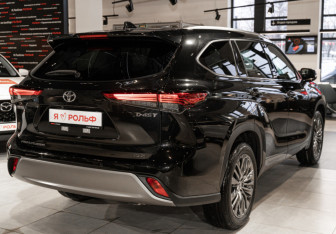Новый Toyota Highlander 2025 (4 фото)