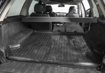Подержанный автомобиль Volvo XC90 2002 года (24 фото)