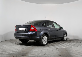 Подержанный автомобиль Ford Focus Sedan 2011 года (5 фото)