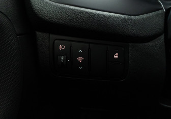 Подержанный автомобиль Kia Ceed Hatchback 2013 года (16 фото)