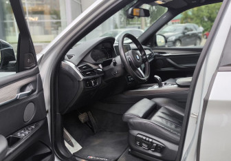 Подержанный автомобиль BMW X5 2016 года (21 фото)