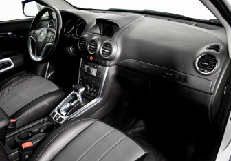 Подержанный автомобиль Opel Antara 2013 года (12 фото)
