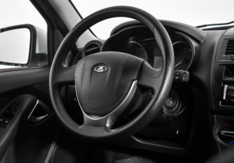 Подержанный автомобиль LADA (ВАЗ) Granta Liftback 2023 года (15 фото)