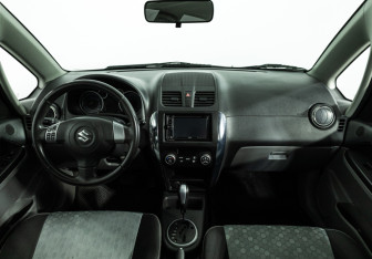 Подержанный автомобиль Suzuki SX4 Hatchback 2013 года (13 фото)